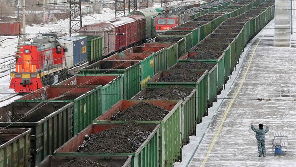 Железнодорожные составы с российским углем