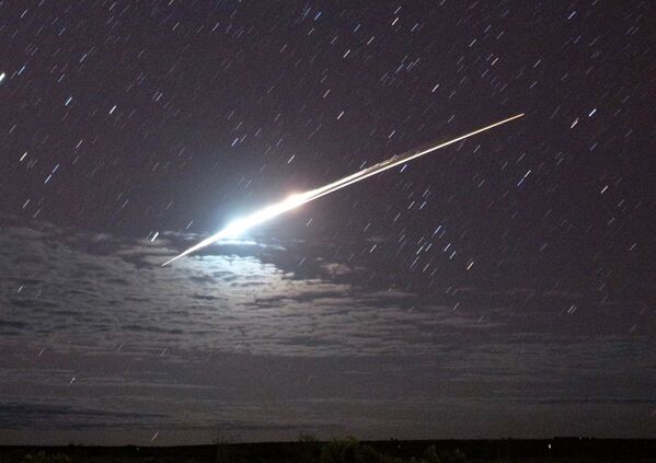 След пути зонда Hayabusa, отправленного для изучения астероидов до того, как они повторно войдут в атмосферу, Южная Австралия