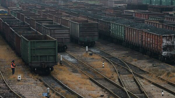 Вагоны с углем в Донецке. Архивное фото