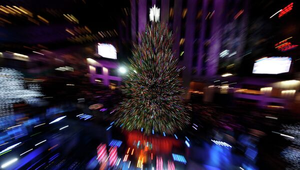 Церемония зажжения главной рождественской елки Нью-Йорка, архивное фото