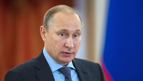 Президент России Владимир Путин выступает на встрече с уполномоченными и представителями правозащитных организаций