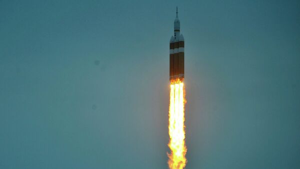 Старт полета космического корабля Orion и тяжелой ракеты-носителя Delta-4
