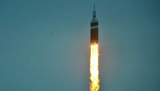 Старт полета космического корабля Orion и тяжелой ракеты-носителя Delta-4