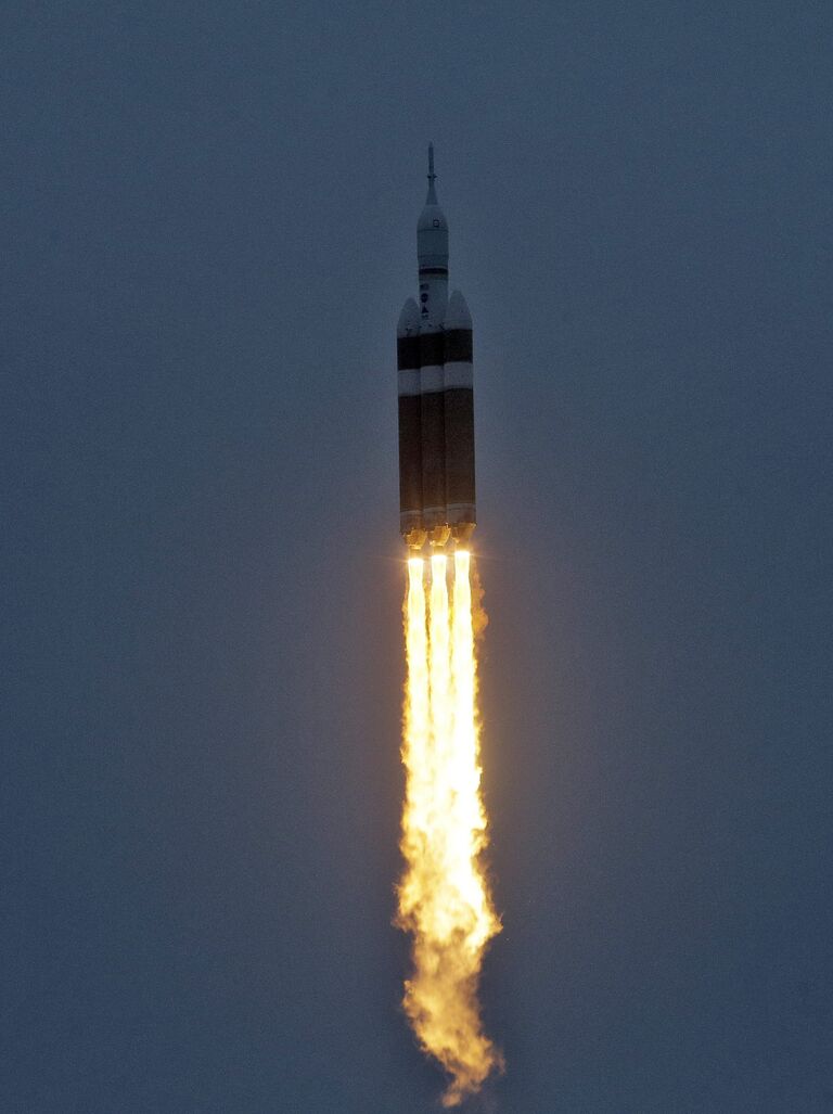 Запуск космического корабля Orion