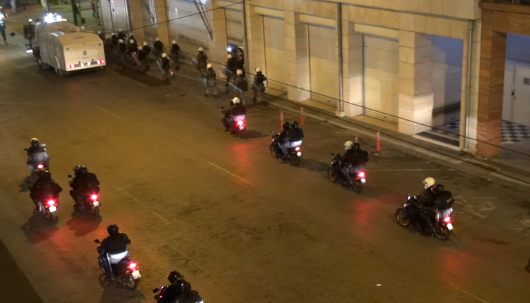 Беспорядки в центре Афин после шествия анархистов Беспорядки в центре Афин после шествия анархистов