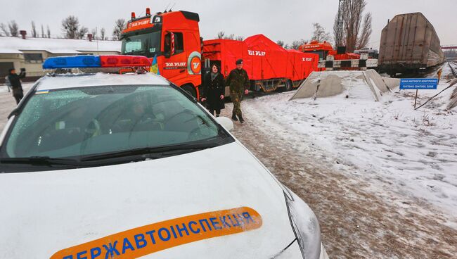 Из Харькова в Нидерланды отправили четыре автомобиля с обломками Боинг-777. Архивное фото