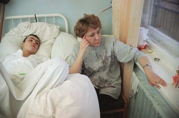 Мать солдата парализованного в результате ранения во время боевых действий в Чечне