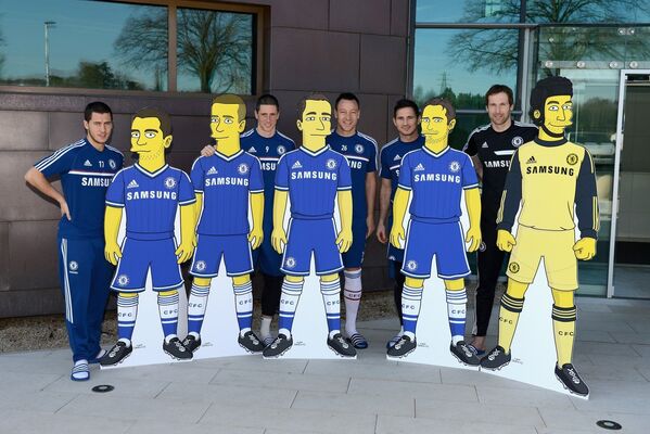Игроки футбольной команды Chelsea с своими персонажами из мультсериала The Simpsons