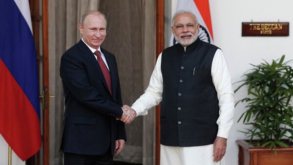 Президент России Владимир Путин и премьер-министр Индии Нарендра Моди. Архивное фото