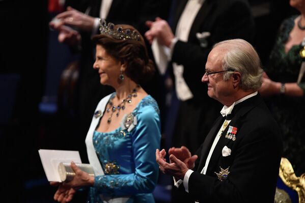 Король Швеции Карл XVI Густав и королева Сильвия на церемонии вручения Нобелевской премии