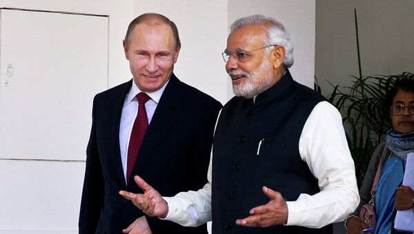 Президент России Владимир Путин и премьер-министр Индии Нарендра Моди. Архивное фото