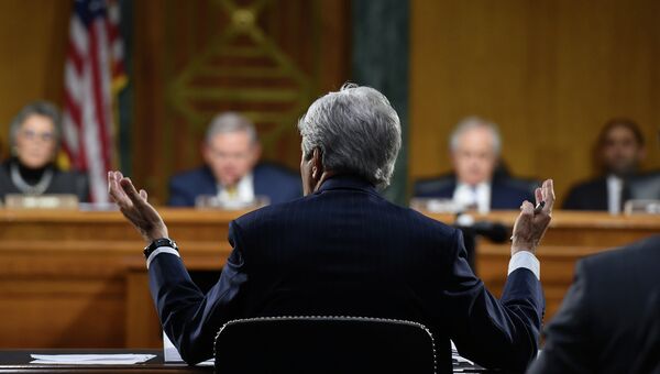 Госсекретарь Джон Керри выступает в Сенате США. Архивное фото