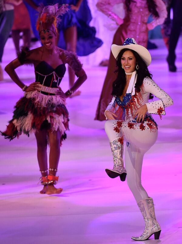 Представительница США Элизабет Сафрит на конкурсе Мисс Мира - 2014