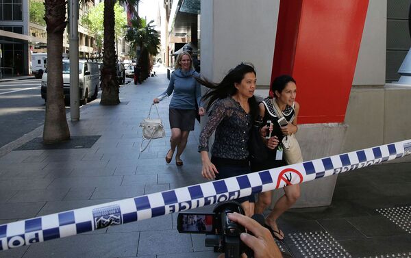 Эвакуация в связи с захватом заложников в одном из кафе в Сиднее