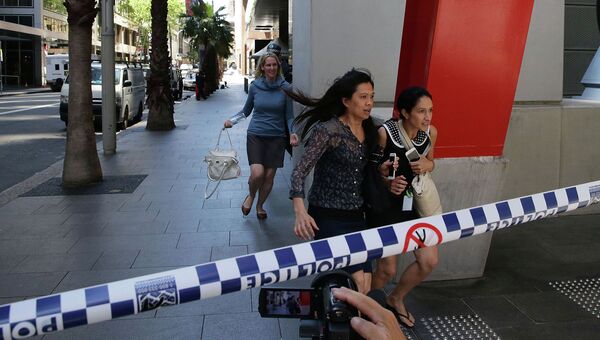 Эвакуация в связи с захватом заложников в одном из кафе в Сиднее