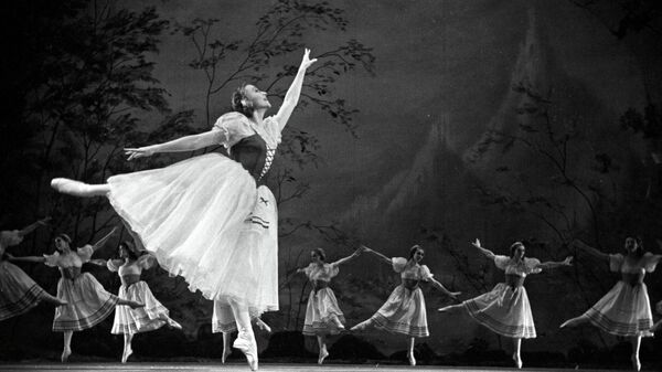 Биография балерина уланова: невероятная история успеха