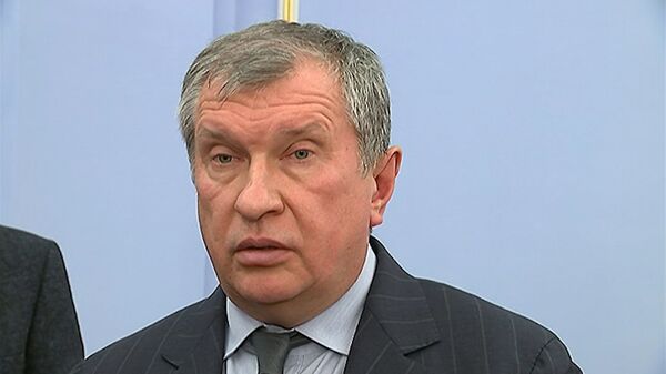 Сечин назвал провокацией обвинения Роснефти в обвале рубля Сечин назвал провокацией обвинения Роснефти в обвале рубля