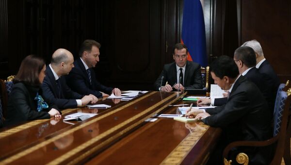 Д.Медведев проводит совещание. Архивное фото