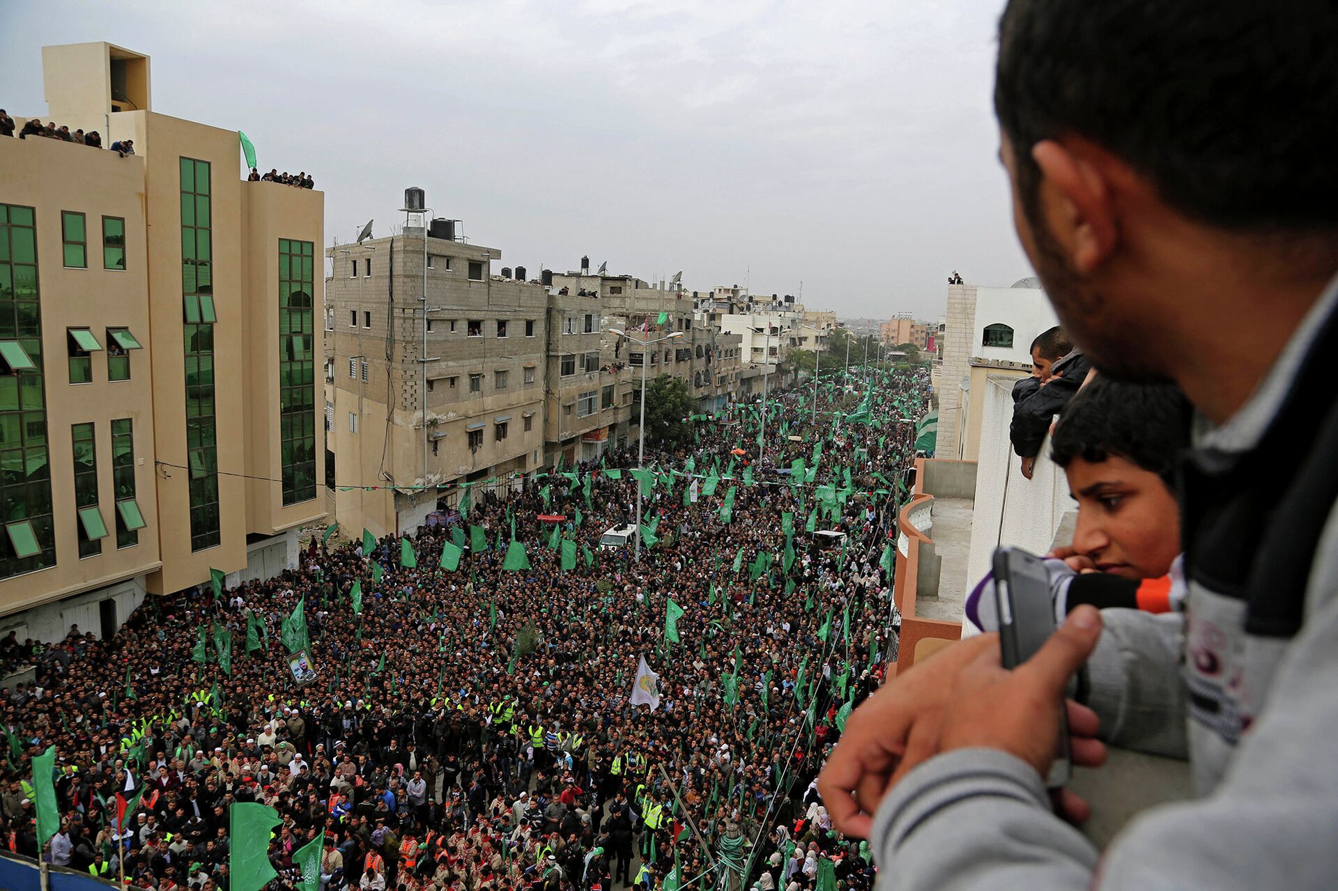Сторонники движения ХАМАС во время митинга в Палестине. 12 декабря 2014  - РИА Новости, 1920, 21.12.2023