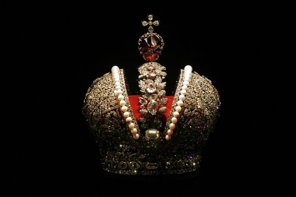 Экспонат Алмазного фонда России - Большая императорская корона