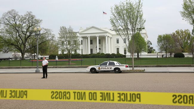 Территория перед зданием Белого дома в Вашингтоне. Архивное фото