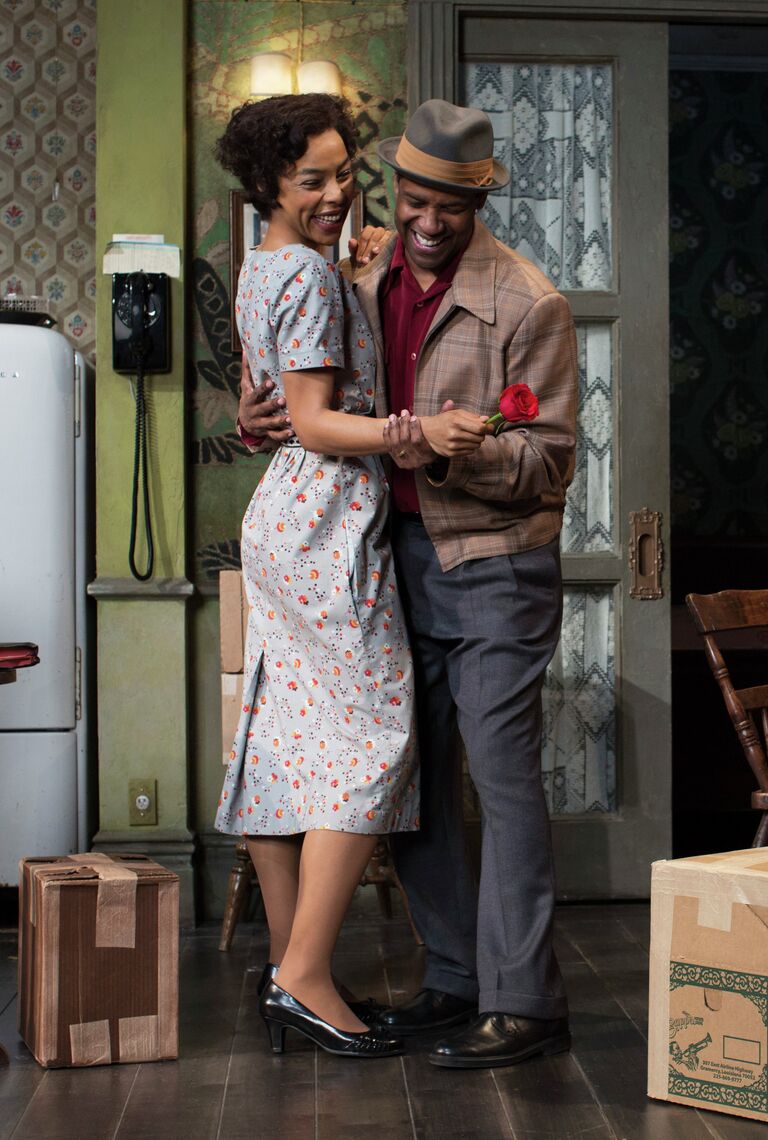 Дензел Вашингтон и Софи Оконедо в театральной постановке A Raisin in the Sun