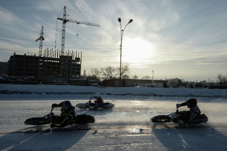 Полуфинал личного чемпионата России по мотогонкам на льду