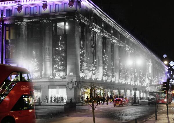 Коллаж из фотографий рождественского Лондона 1935 и 2014 годов. Универмаг Селфбриджес