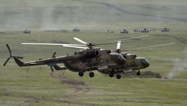 Вертолеты Ми-8 во время учений в Челябинской области. Архивное фото