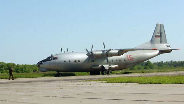 Военно-транспортный самолет Ан-12. Архивное фото