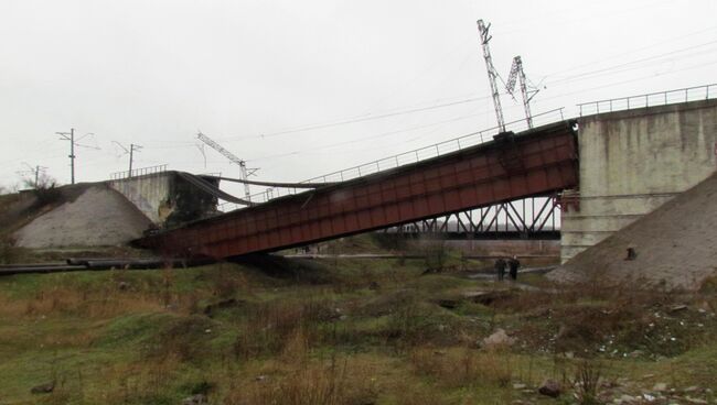 Под Мариуполем был подорван железнодорожный мост, 23 декабря 2014.