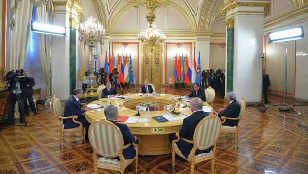 Президент России Владимир Путин на заседании ОДКБ