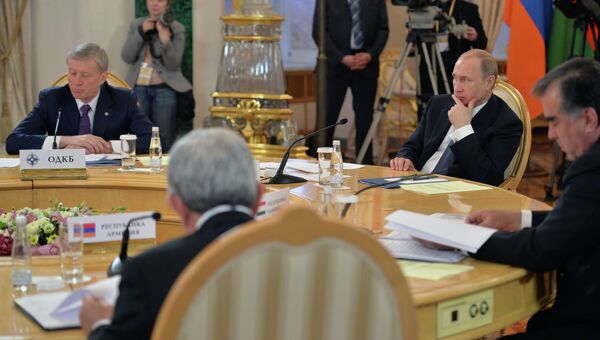 Президент России Владимир Путин на заседании ОДКБ