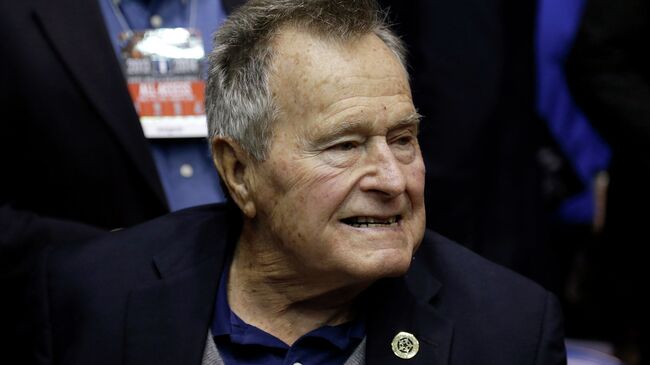 Джордж Буш-старший. Архивное фото