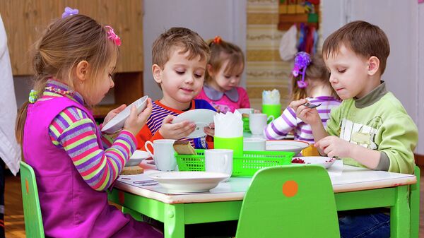 Обед в детском саду. Архивное фото
