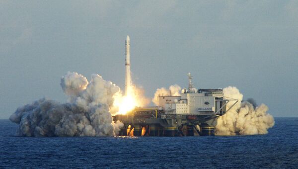 Запуск ракеты со стартовой платформа Одиссей в рамках программы Морской старт в Тихом океане. Архивное фото