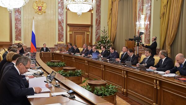 Дмитрий Медведев проводит совещание с членами кабинета министров РФ. Архивное фото