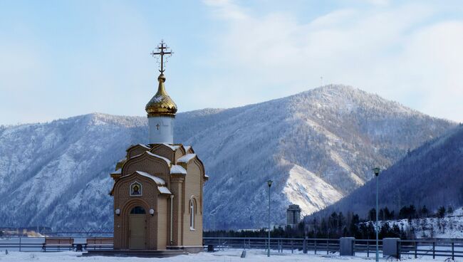 Церковь на территории Саяно-Шушенской ГЭС