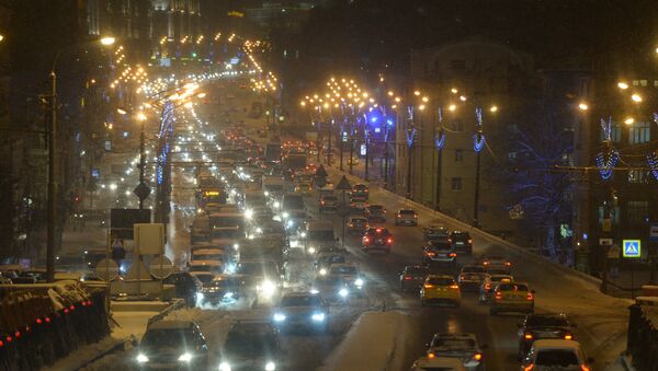 Автомобильное движение в Москве. Архивное фото
