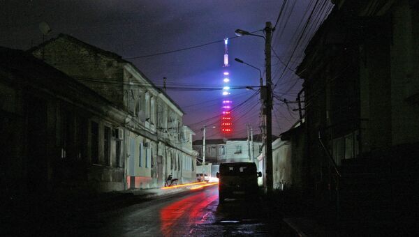 Неработающее уличное освещение на улицах города Симферополя во время отключений электроэнергии
