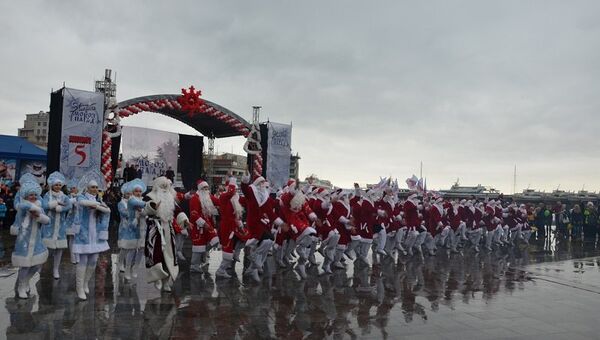 Парад Дедов Морозов в Ялте