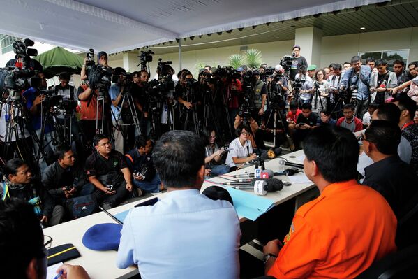 Пресс-конференция, посвященная поискам  пропавшего рейса QZ8501 компании Air Asia