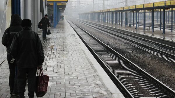 Железнодорожный вокзал Симферополя после прекращения Украиной движения пассажирских поездов через границу с Крымом