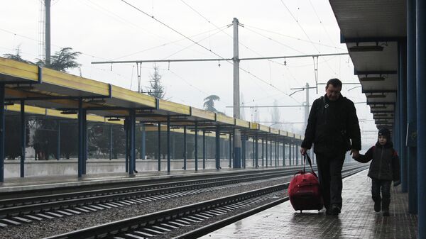 Железнодорожный вокзал Симферополя после прекращения Украиной движения пассажирских поездов через границу с Крымом