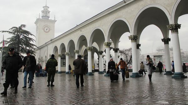 Железнодорожный вокзал Симферополя после прекращения движения поездов между Украиной и Крымом