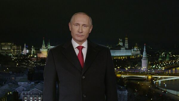 Год будет таким, каким мы его сделаем – Путин поздравил россиян с праздником