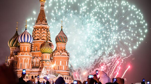 Новогодний салют на Красной площади. Архивное фото