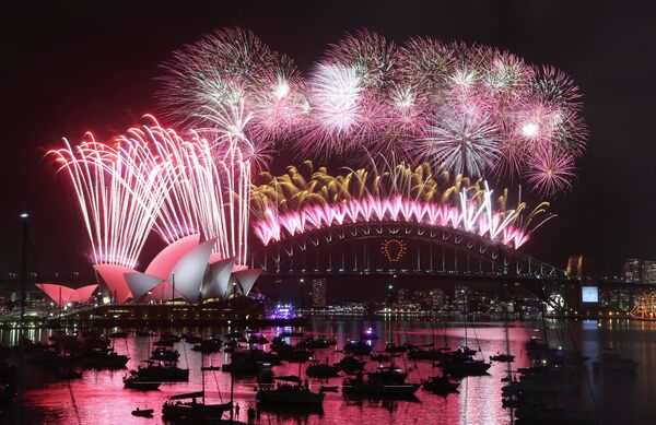 Новогодний фейерверк над Сиднеем, Австралия, 1 января 2015