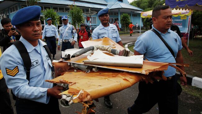 Обломки самолета AirAsia
