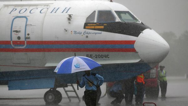 Самолет МЧС России Бe-200, принимающий участие в поисковых работах в Яванском море, 4 января 2015